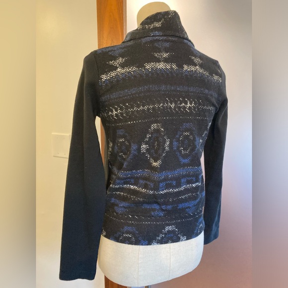 Dolan zip up sweater. XS - Picture 4 of 6